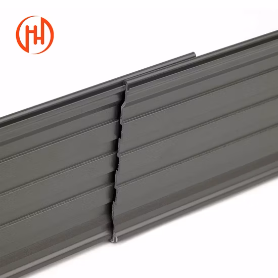 Kundenspezifischer Aluminium-Graszaun mit grünem Landschaftsrand